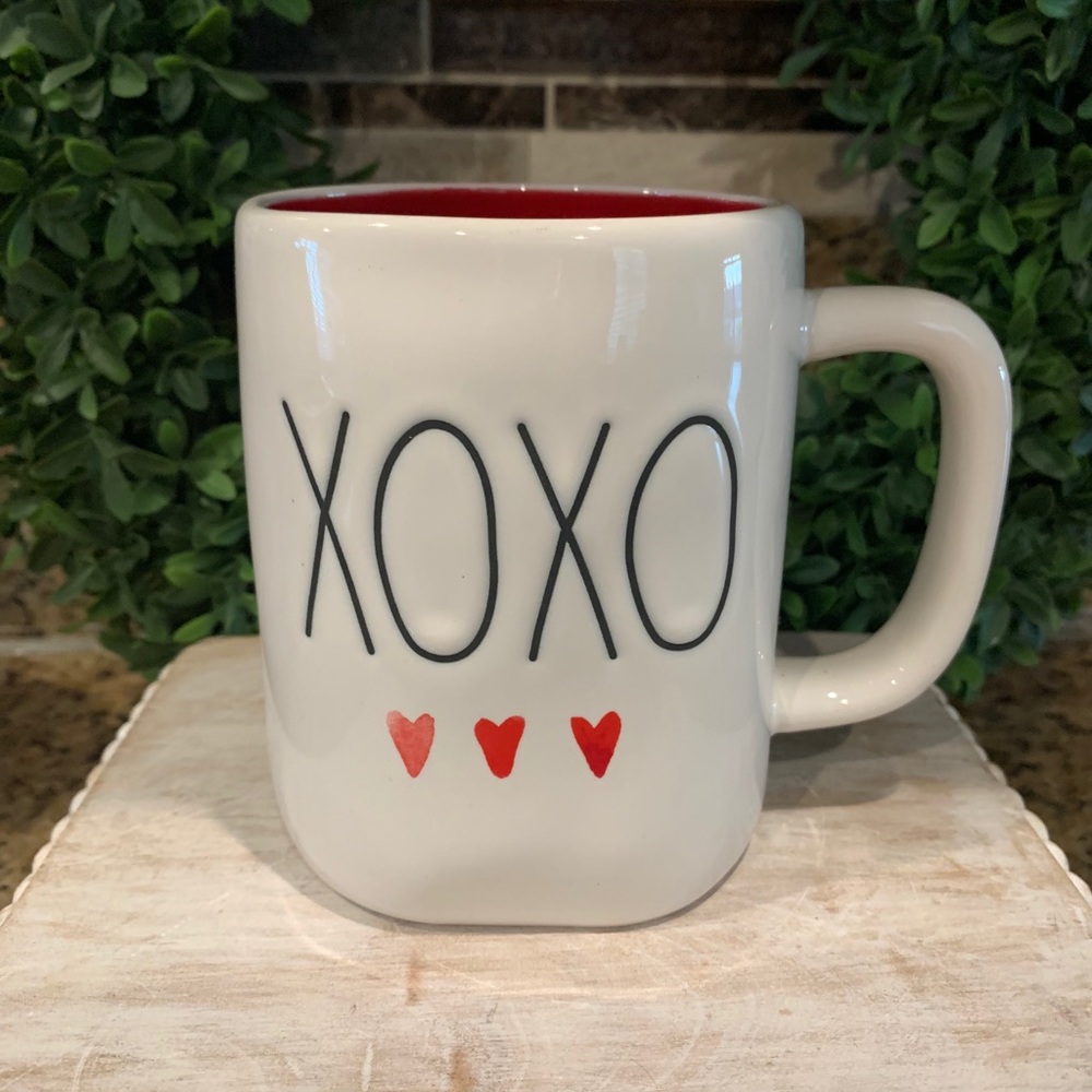 Rae Dunn Valentine XOXO Mug